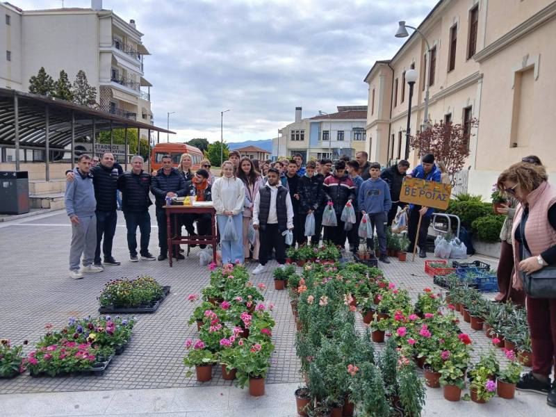 Μεγάλη προσέλευση στην ανθοκομική έκθεση του Ε.Ε.Ε.Ε.Κ. Βέροιας