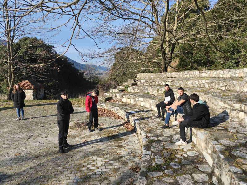 Δημιουργική προσέγγιση της αριστοτελικής φιλοσοφίας στο Γυμνασίο Λ.Τ. Ριζωμάτων – Ενημερωτική δράση για την κυκλοφοριακή αγωγή