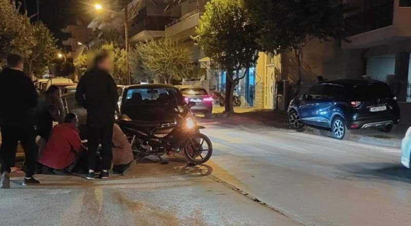 Σύγκρουση ΙΧ με μηχανάκι διανομής την Κυριακή του Πάσχα στην Βέροια