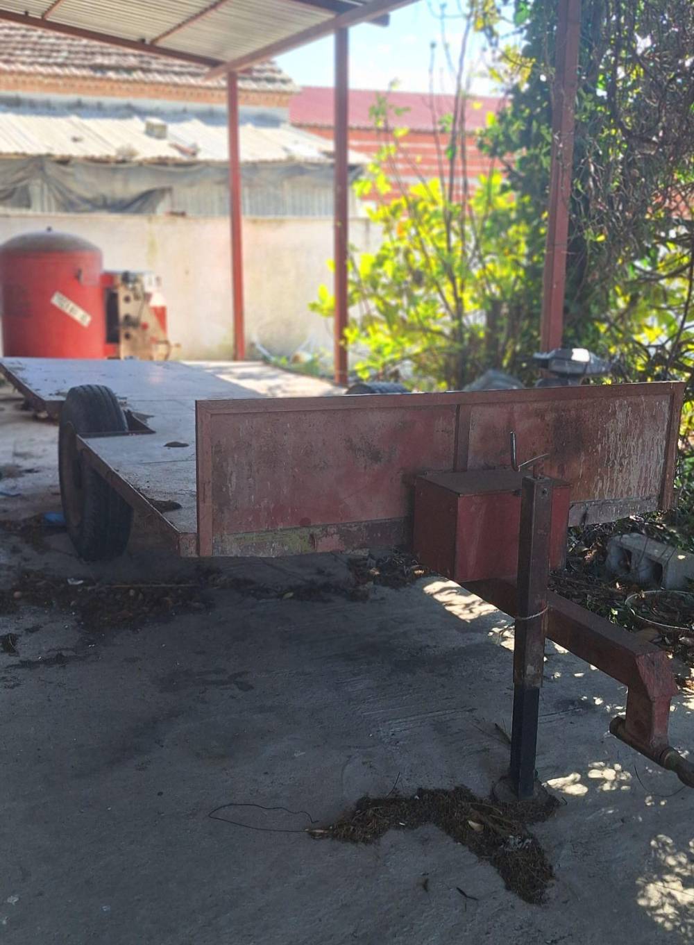 Πωλείται καρότσα σε πολύ καλή κατάσταση