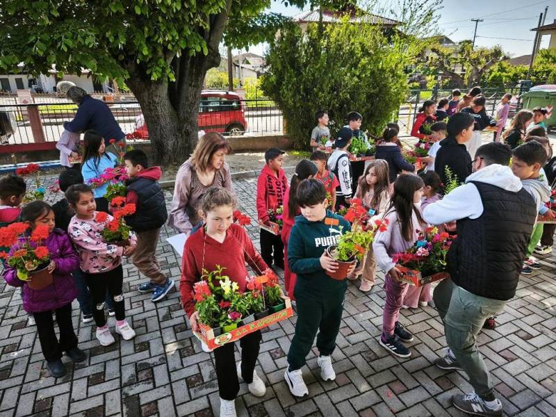 Κουλούρα: Άρωμα Άνοιξης και αισιοδοξίας από το Δημοτικό Σχολείο στους δρόμους του χωριού