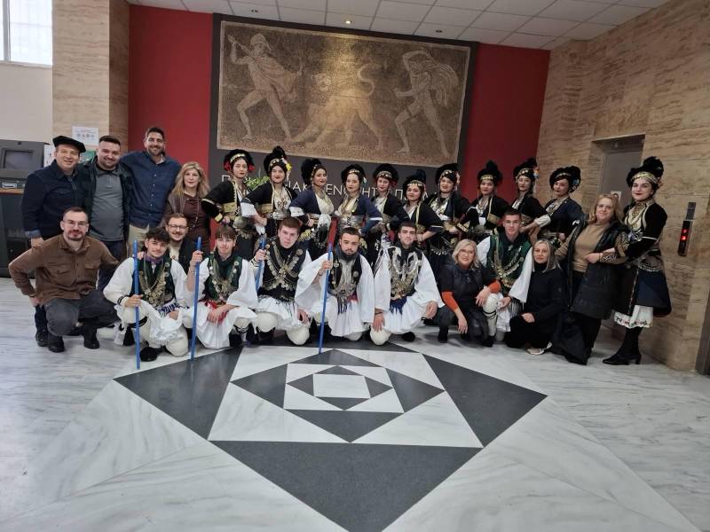 Εντυπωσιακή η εμφάνιση του ΓΕΛ Μελίκης στην 8η Πανελλήνια Μαθητική Συνάντηση «Εκπαίδευση και Λαογραφία»