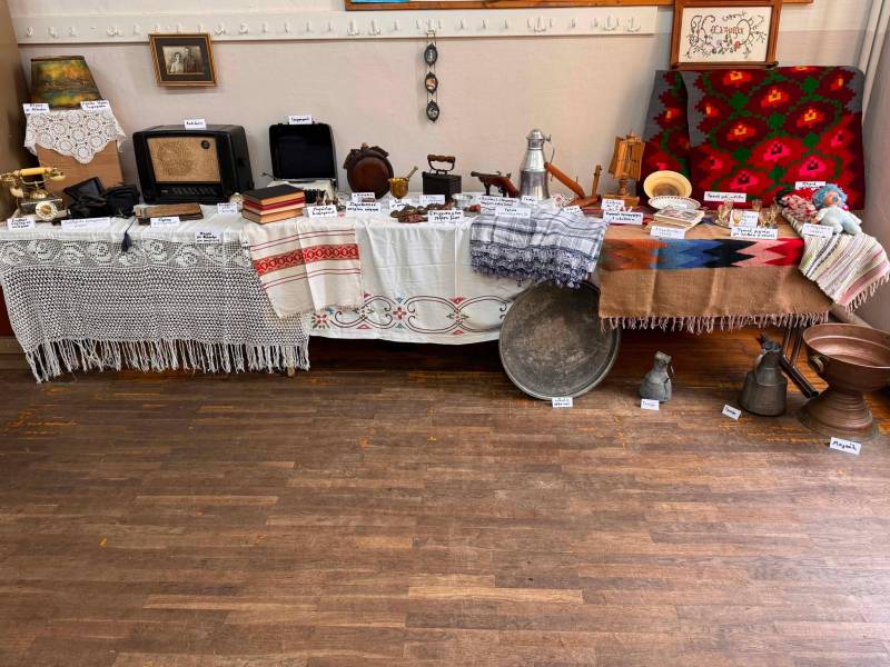 Ένα μικρό λαογραφικό μουσείο «ζωντάνεψε» στο Δημοτικό Σχολείο Νάουσας Γαλάκεια