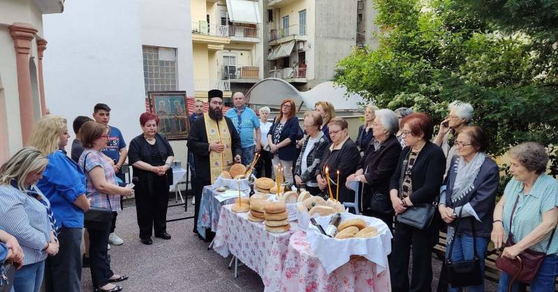 Δέηση και αρτοκλασία από τους Προσκόπους στο ιστορικό ναΐδριο της Βέροιας