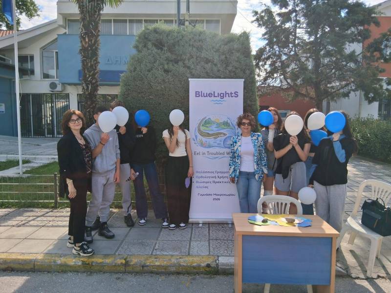 Μαθητές του Γυμνασίου Μακροχωρίου ενημέρωσαν τους πολίτες στη λαϊκή αγορά για τη βιώσιμη χρήση του νερού