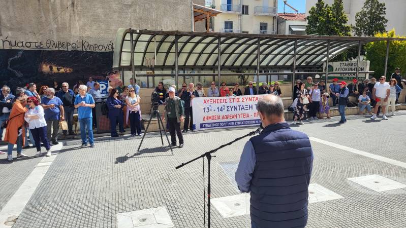 Απεργιακή συγκέντρωση – με απρόοπτο – εργαζομένων του Δημοσίου στη Βέροια με αιχμή μισθούς και προσλήψεις
