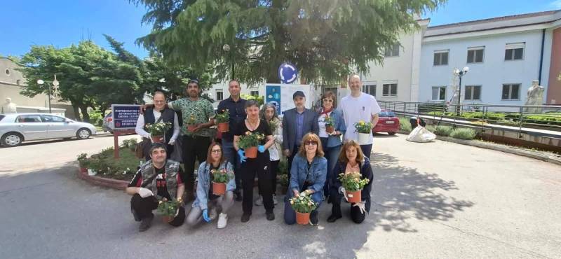 Δράση καθαριότητας και καλλωπισμού στους χώρους πρασίνου του Νοσοκομείου Νάουσας