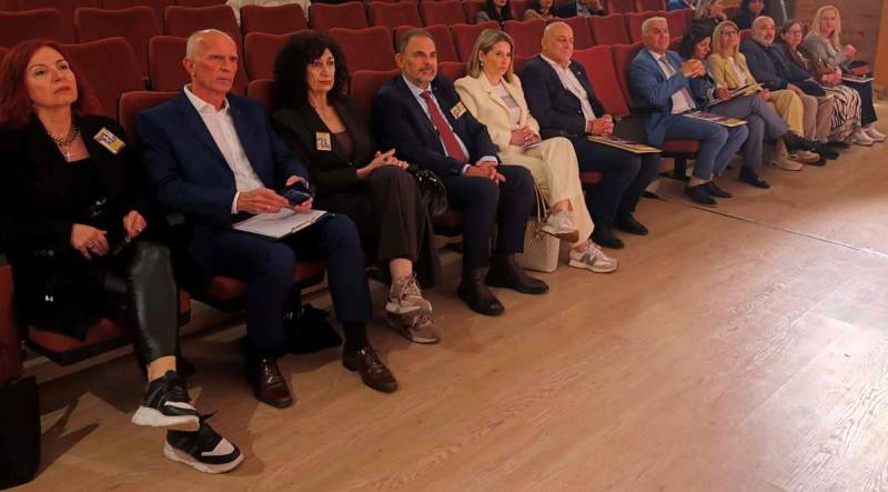 Ξεκίνησε στη Νάουσα το Μαθητικό Συνέδριο