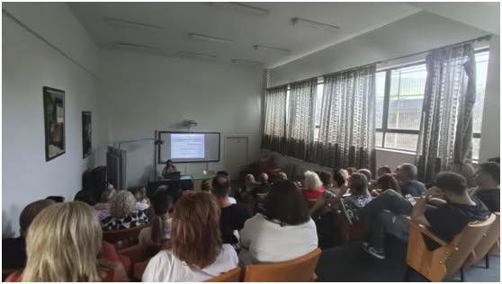 Ενδοσχολική επιμόρφωση εκπαιδευτικών στη Νάουσα με έμφαση στη διαχείριση της τάξης και τη βελτίωση του μαθησιακού περιβάλλοντος