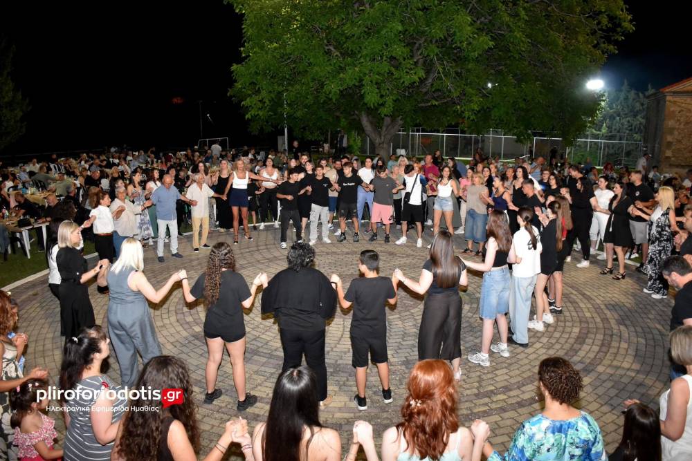 Το Κομνήνιο χόρεψε μέχρι το ξημέρωμα σε μια βραδιά γεμάτη παράδοση και κέφι