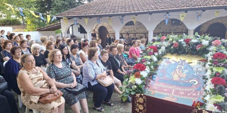 Με κατάνυξη τελέστηκε ο Πανηγυρικός Εσπερινός για την Κοίμηση της Θεοτόκου στα Ριζώματα