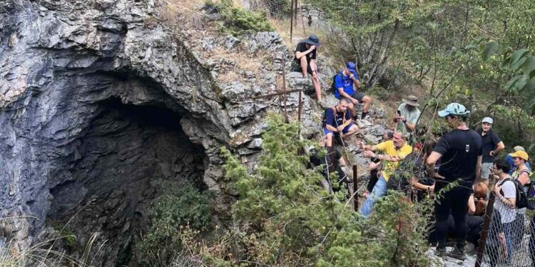 Πεζοπορία στην «Τρύπα Μιχάλη» από τον Πολιτιστικό Τουριστικό Όμιλο Σελίου