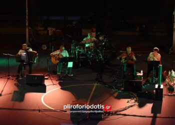 Ο «Μπούσουλας» τραγούδησε για το Κοινωνικό Παντοπωλείο και Φαρμακείο Βέροιας