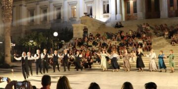 Η παράδοση της Βέροιας ταξίδεψε στη Σύρο
