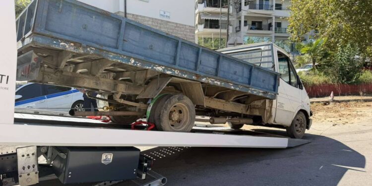 Βέροια: Απομακρύνονται εγκαταλελειμμένα οχήματα από την Δημοτική Αστυνομία