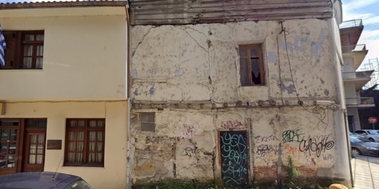 Στο μικροσκόπιο τρία επικίνδυνα κτίρια στη Βέροια