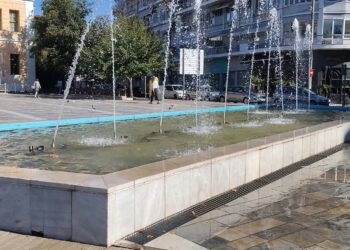 Βλάβη στο συντριβάνι της πλατείας Ωρολογίου