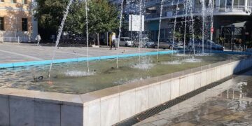 Βλάβη στο συντριβάνι της πλατείας Ωρολογίου
