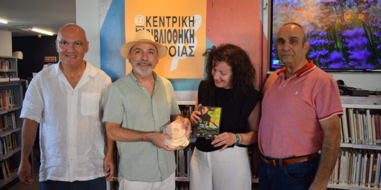 Στη Δημόσια Βιβλιοθήκη Βέροιας το αρχείο του Στράτου Τζίτζη