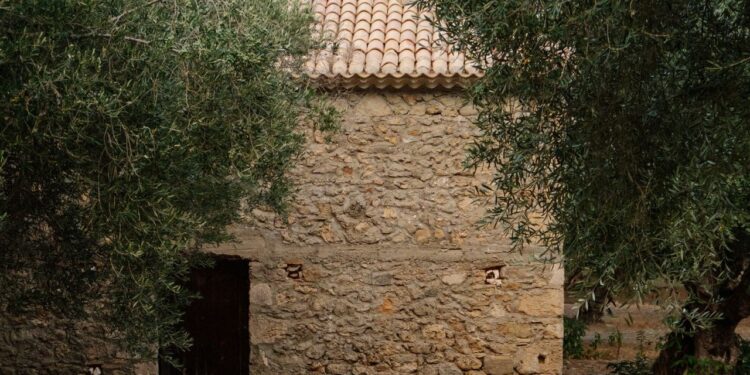 Παλιό σπίτι στην επαρχία: ευκαιρία ή έξοδα χωρίς τέλος;