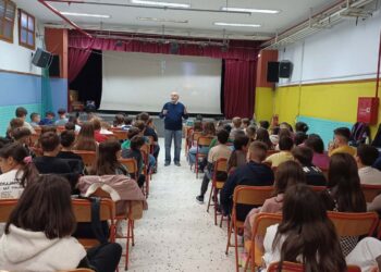 1ο Δημοτικό Σχολείο Βέροιας: Οι μαθητές γνώρισαν την ιστορία της πόλης μέσα από την παρουσίαση του Μάκη Δημητράκη