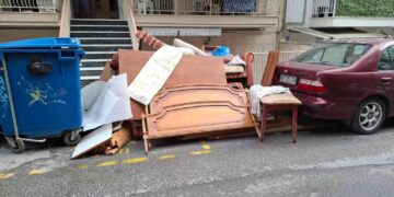 Στη Θεσσαλονίκη πρόστιμο 3.000 ευρώ για πεταμένα έπιπλα – Στη Βέροια θα πληρώσει κανείς;