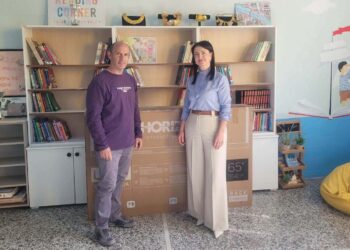 Δωρεά διαδραστικού πίνακα και πέντε tablets στο 5ο Δημοτικό Σχολείο Αλεξάνδρειας
