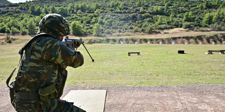 Μετεκπαίδευση εφέδρων στη Β΄ Μοίρα Καταδρομών στη Νάουσα