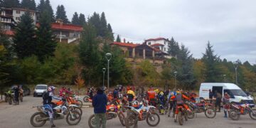 Σέλι: Γέμισε μηχανές enduro το χωριό – Εξόρμηση στο βουνό