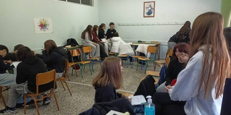 Βέροια: Μαθητές του 5ου ΓΕΛ μπήκαν στη θέση του θύματος, του θύτη και του παρατηρητή