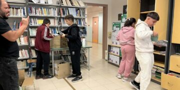 Γυμνάσιο Ριζωμάτων: Οι μαθητές οργανώνουν και ψηφιοποιούν τη βιβλιοθήκη τους