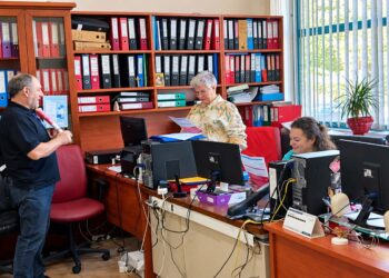 Λαϊκή Συσπείρωση Αλεξάνδρειας: Περιοδεία σε σχολεία και υπηρεσίες