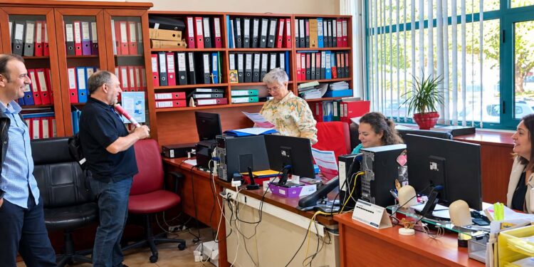 Λαϊκή Συσπείρωση Αλεξάνδρειας: Περιοδεία σε σχολεία και υπηρεσίες