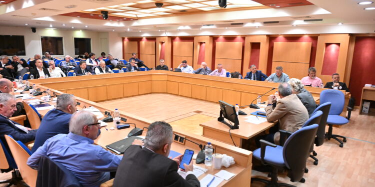 Καμπανάκι από την ΚΕΔΕ: Μειωμένη κατά 670 εκατ. ευρώ η χρηματοδότηση των ΟΤΑ