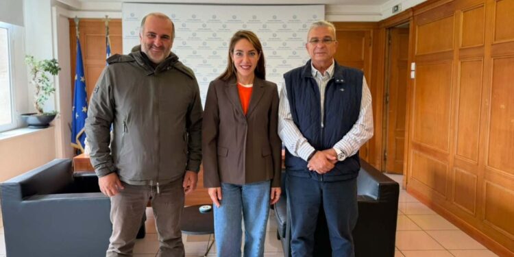 Επισιτιστική βοήθεια: Και στις λαϊκές αγορές τα vouchers για 190.000 δικαιούχους