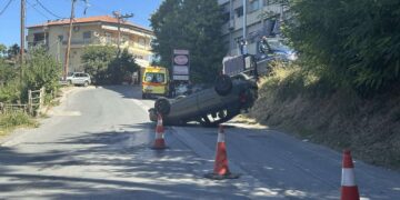 Βέροια: Ντελαπάρισε αυτοκίνητο με μητέρα και παιδί