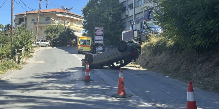 Βέροια: Ντελαπάρισε αυτοκίνητο με μητέρα και παιδί