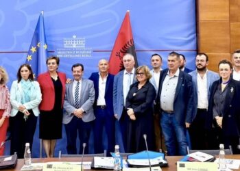 Με επικεφαλής τον Χρήστο Γιαννακάκη ελληνική αγροτική αποστολή στην Αλβανία – Στο επίκεντρο συνεταιρισμοί και νέες συνεργασίες