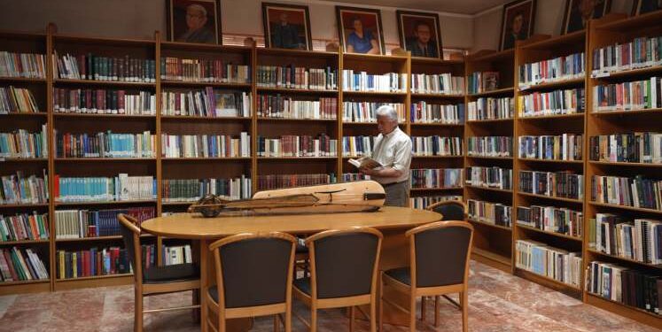 Στην ΕΡΤ3 η συγκλονιστική ιστορία της Βιβλιοθήκης της Αργυρούπολης του Πόντου και η διάσωσή της στη Νάουσα