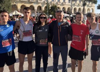 Αθλητές του Βικέλα στο νυχτερινό ημιμαραθώνιο στη Θεσσαλονίκη
